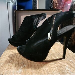 Wild Rose Black Peep-Toe Heels with Zipper